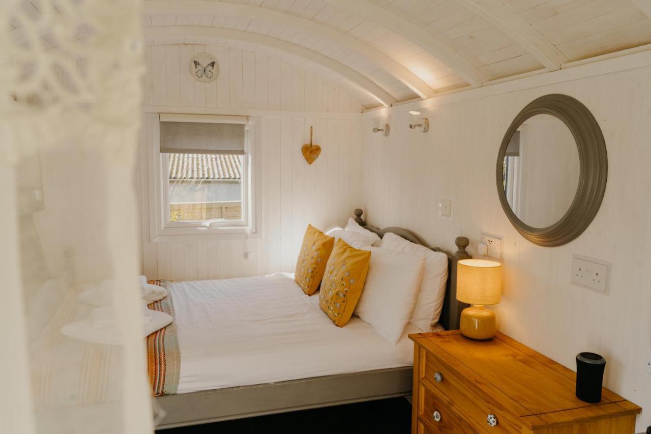 Little England Retreats - Cottage, Yurt And Shepherd Huts Othery Dış mekan fotoğraf