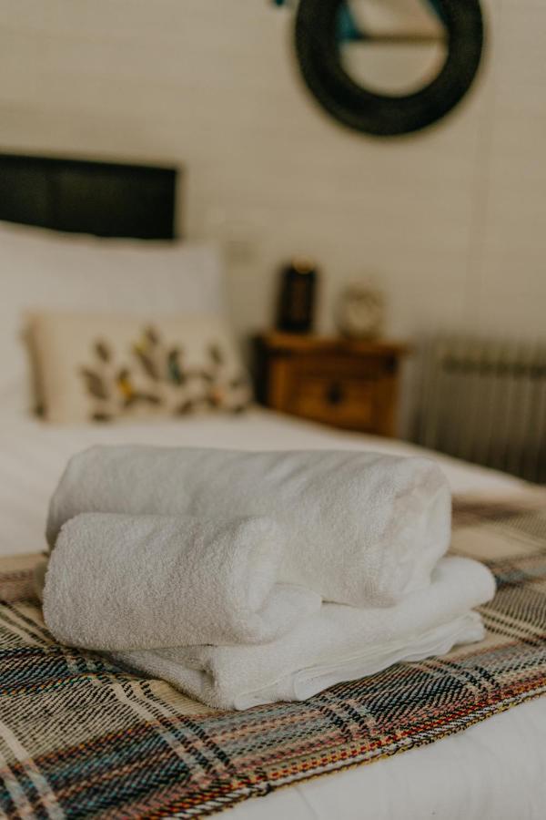 Little England Retreats - Cottage, Yurt And Shepherd Huts Othery Dış mekan fotoğraf